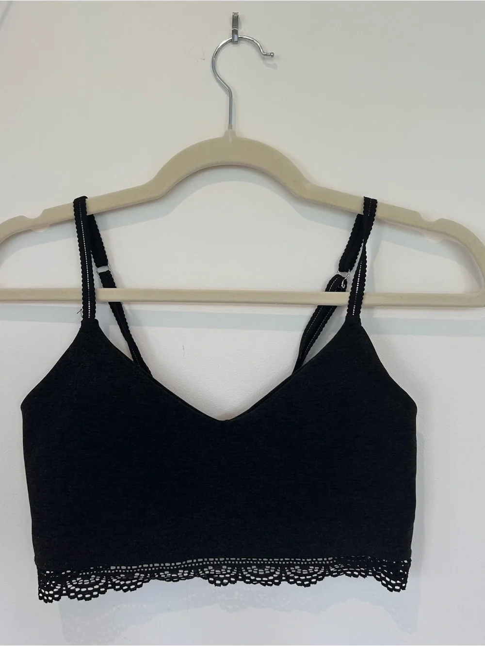 Beyond Yoga Black Lace-Trim Cropped Bralette Sz M